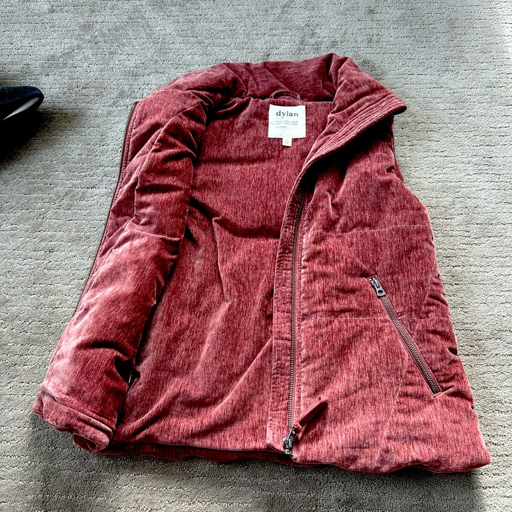DYLAN LOS ANGELES PUFFED VEST. THICK. MAUVE COLOR. MEDIUM. NWOT. - Picture 3 of 8